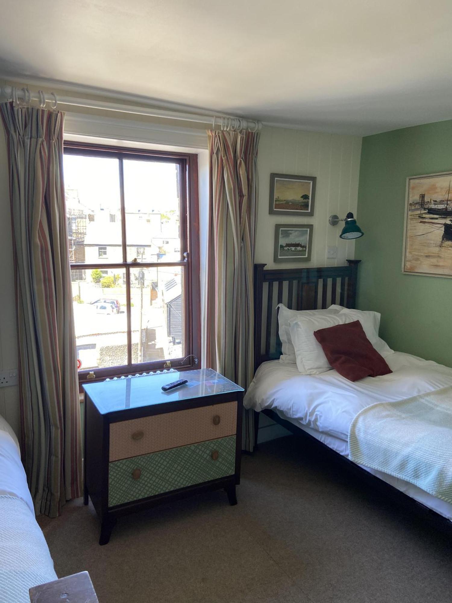 The Royal Harbour Hotel 3*