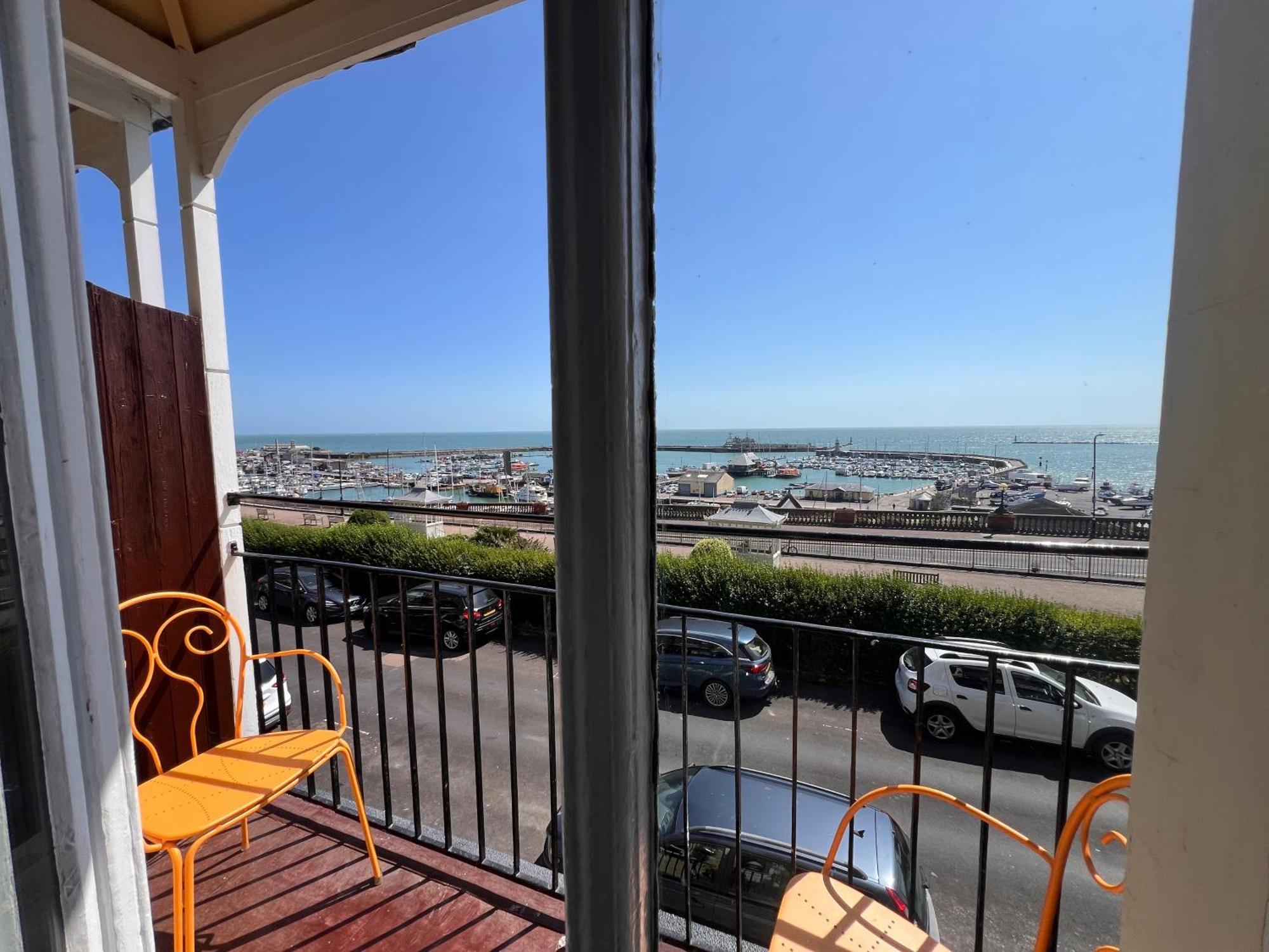 Hotel The Royal Harbour 3*