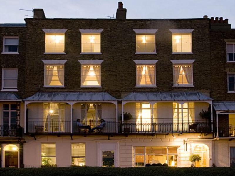 The Royal Harbour Hotel